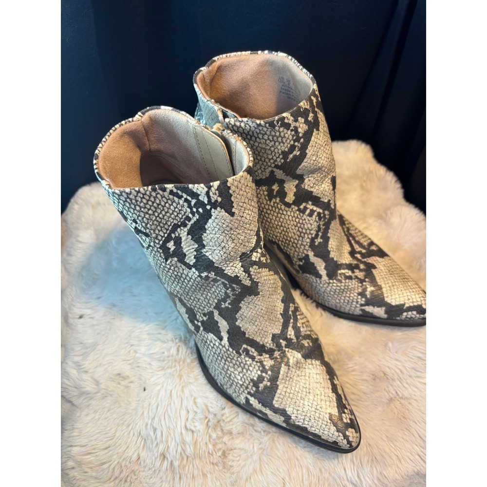 Mikey Grey Snakeskin Print Pointed Toe Block Heel Ankle Booties Size 10M